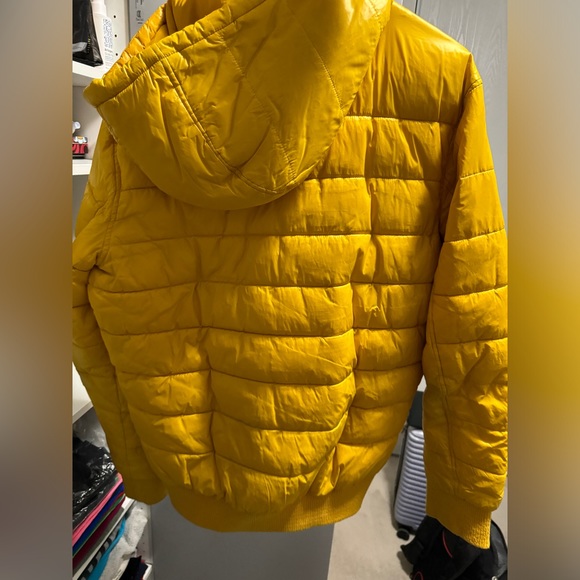 GUESS Winter Puffer Jacket Yellow - Picture 2 of 5